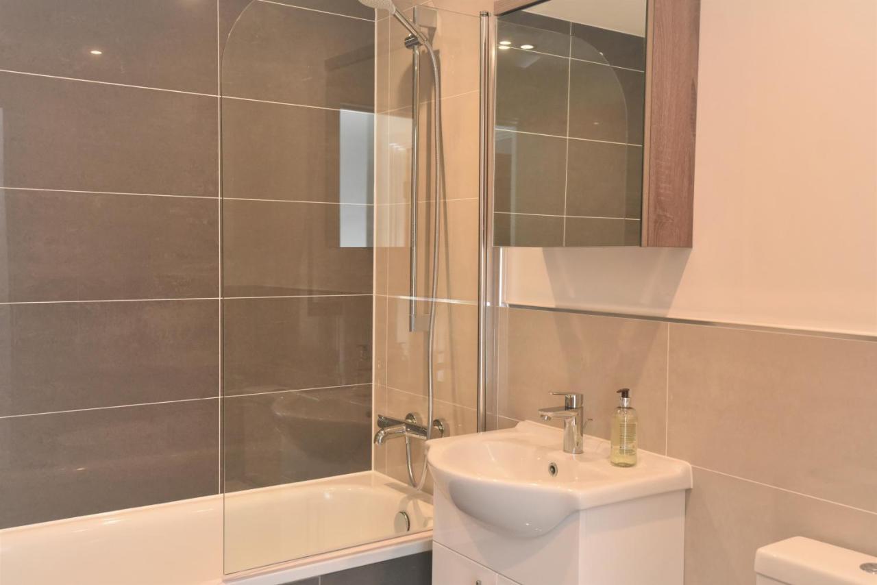 Exec 2Bed 2Bath Serviced Apartment Balcony Parking Milton Keynes Exterior photo